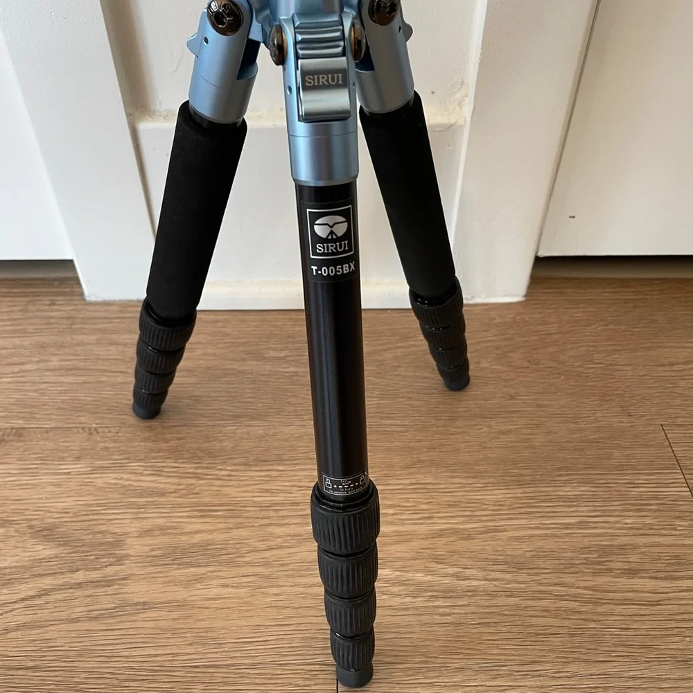 Sirui T-005BX Ultralight Travel Tripod with C-10S Ball-Head
